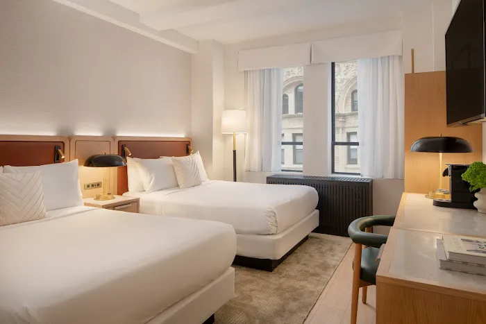 Aura Hotel Times Square 1