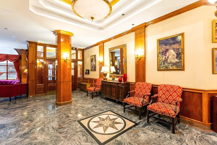 Hotel St. James 4