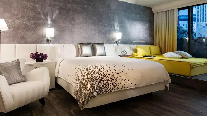 Renaissance New York Times Square Hotel 4