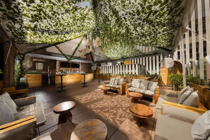 Sanctuary Hotel New York 4