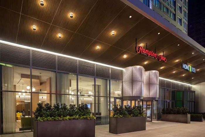 Hampton Inn by Hilton New York Times Square 4