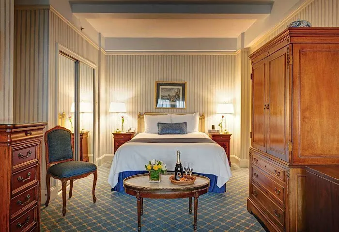 The Hotel Elysee 4