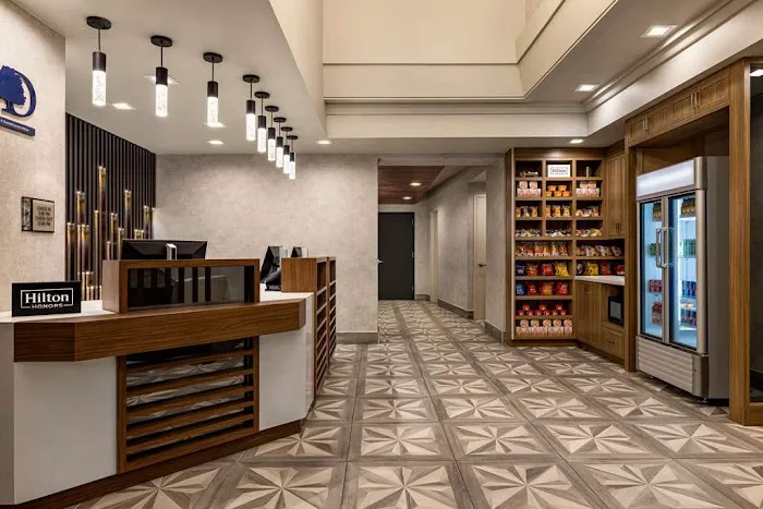 DoubleTree by Hilton New York Midtown Fifth Ave 4