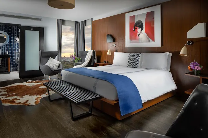 6 Columbus - Central Park Hotel 1
