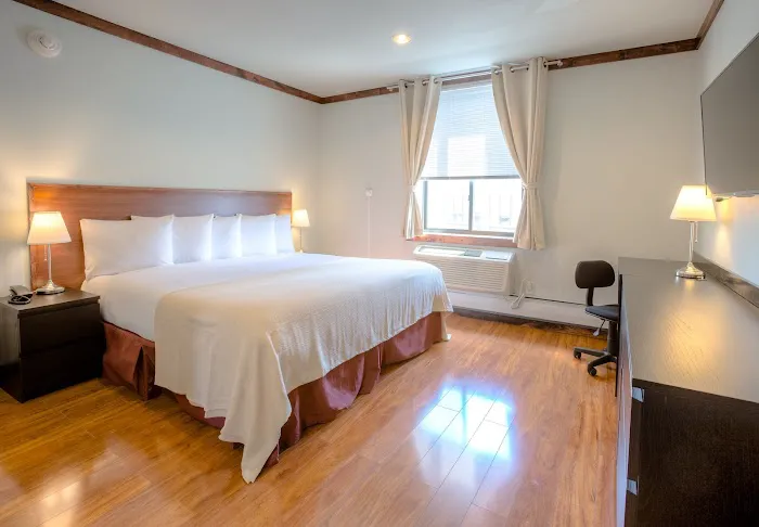 LIC Hotel 1