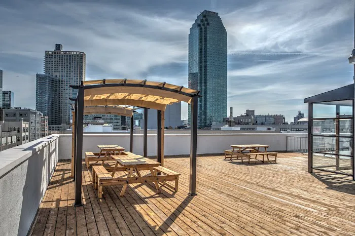LIC Hotel 1
