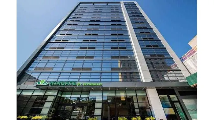 Wingate by Wyndham Long Island City 1