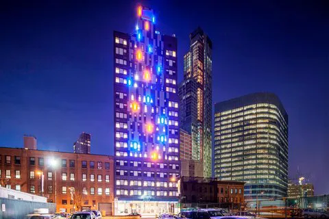 Aloft Long Island City-Manhattan View 4