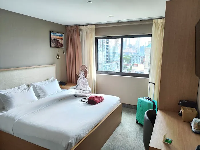 LIC Plaza Hotel Corp 1