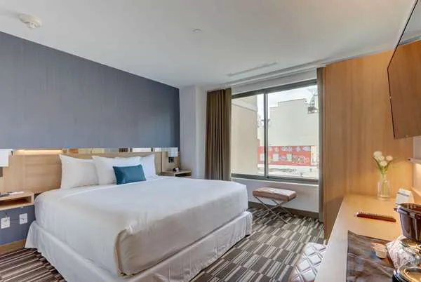 Microtel Inn by Wyndham Long Island City 1