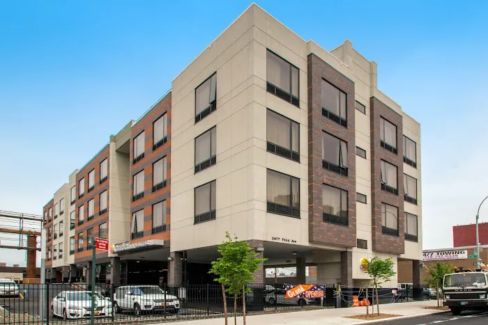 Comfort Inn & Suites 1