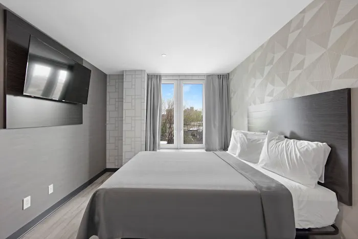 Hotel 365 Bronx 1