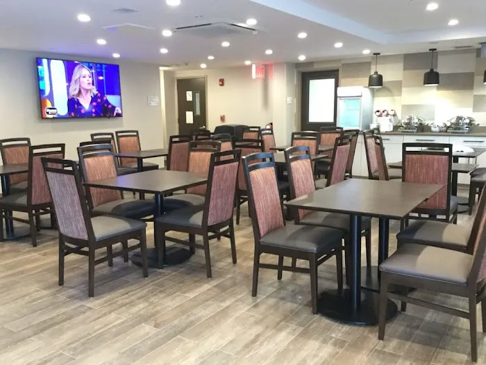Ramada by Wyndham Bronx 1