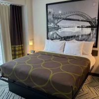 Super 8 by Wyndham Bronx Near Stadium ico