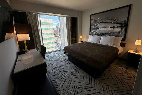 Super 8 by Wyndham Bronx Near Stadium 4