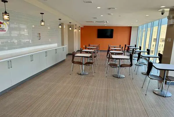 Super 8 by Wyndham Bronx Near Stadium 4