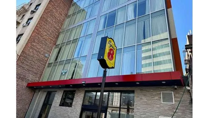 Super 8 by Wyndham Bronx Near Stadium 4