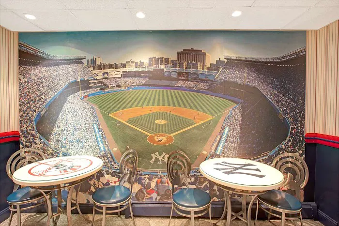 Howard Johnson Inn Yankee Stadium 4
