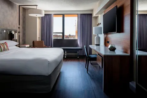 New York LaGuardia Airport Marriott 1
