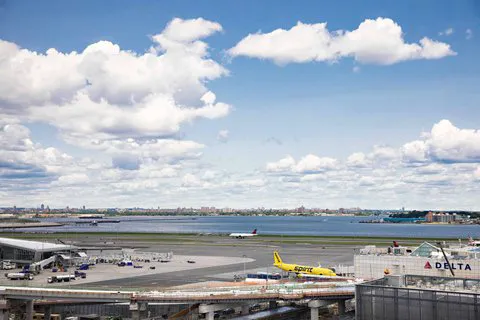 New York LaGuardia Airport Marriott 1