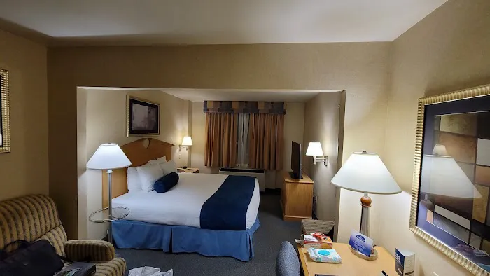 Marco LaGuardia Hotel and Suites 4