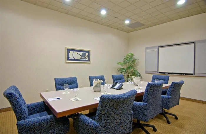 Marco LaGuardia Hotel and Suites 4