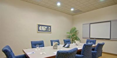 Marco LaGuardia Hotel and Suites