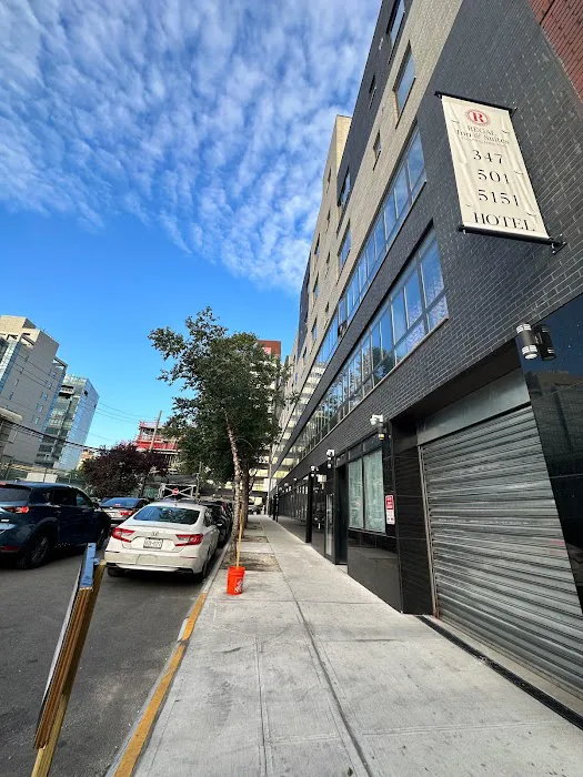 Regal Inn & Suites New York LaGuardia Hotel 4