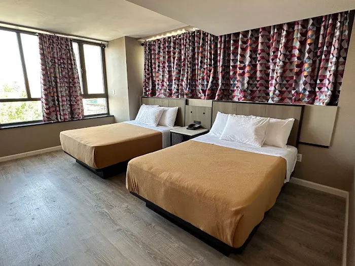 Regal Inn & Suites New York LaGuardia Hotel 4