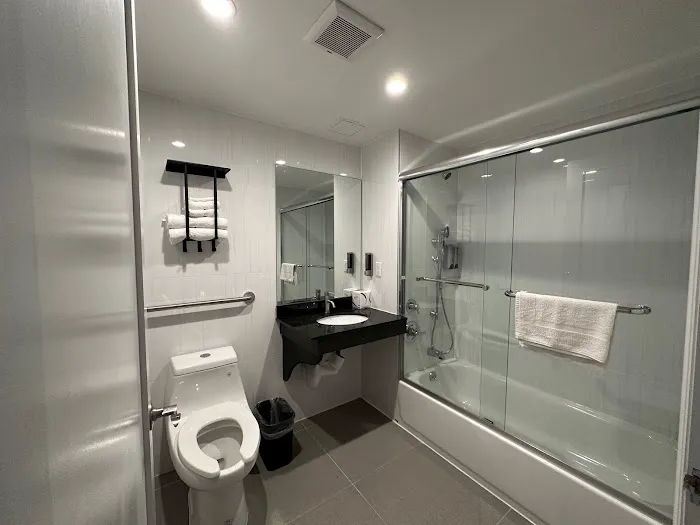 Regal Inn & Suites New York LaGuardia Hotel 4