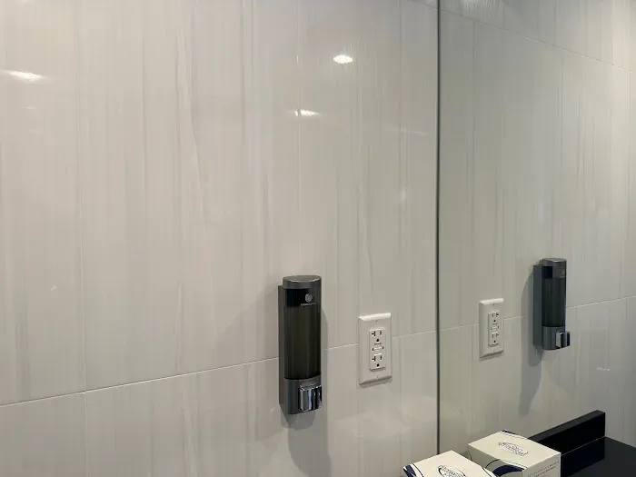 Regal Inn & Suites New York LaGuardia Hotel 4