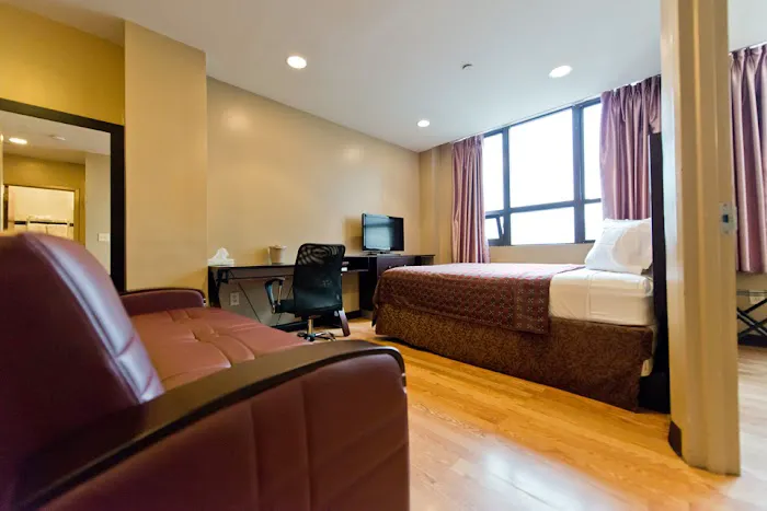 SuperLake Hotel 4
