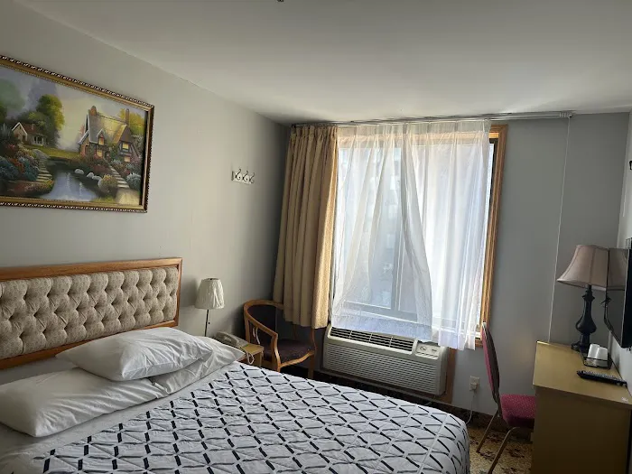 Flushing Hotel 4