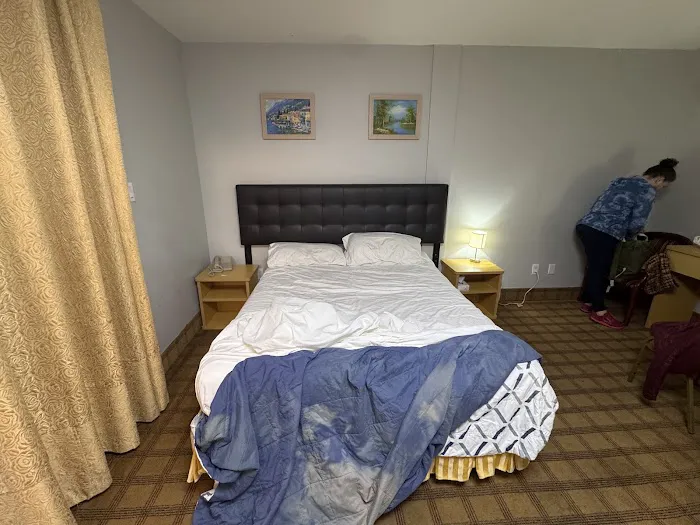 Flushing Hotel 4