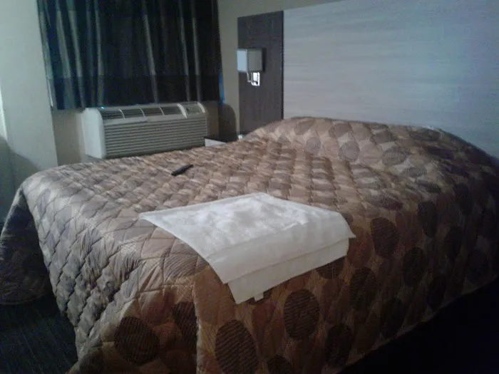 Jet Set Hotel 4