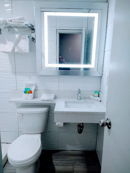 Metro Hotel 4