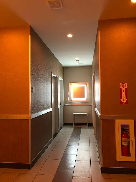 Metro Hotel 4