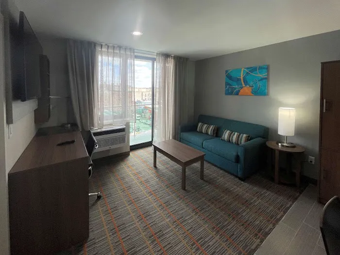 MainStay Suites 4
