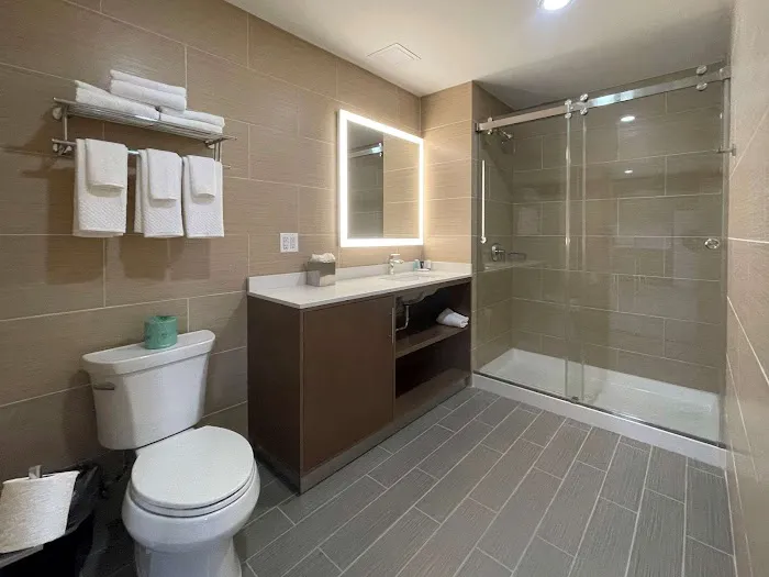 MainStay Suites 4