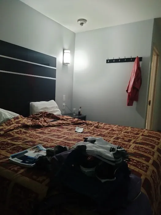 HOTEL SUNBORN 4
