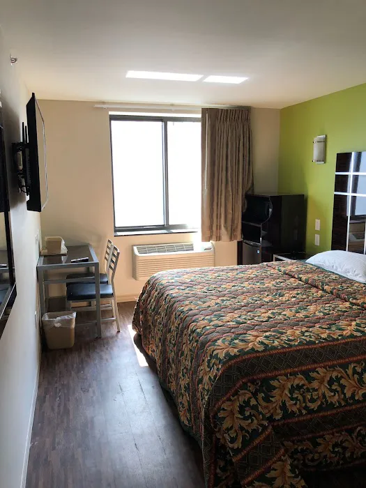 HOTEL SUNBORN 4