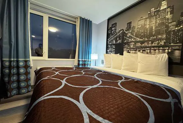 Super 8 by Wyndham Brooklyn Fulton Street 4