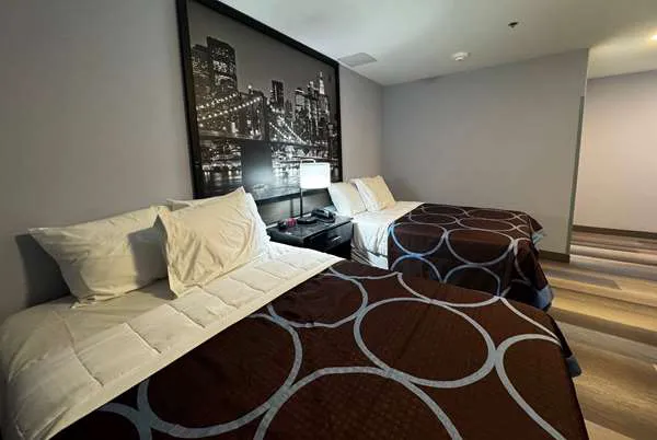 Super 8 by Wyndham Brooklyn Fulton Street 4