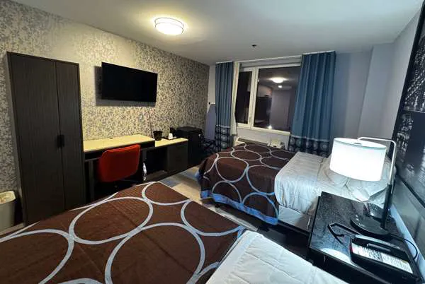 Super 8 by Wyndham Brooklyn Fulton Street 4