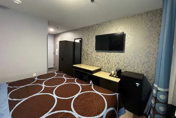 Super 8 by Wyndham Brooklyn Fulton Street 4