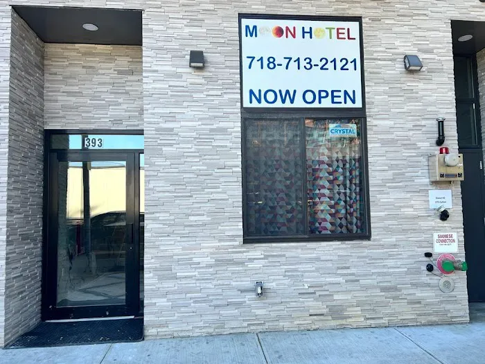 Moon Hotel Brooklyn 4