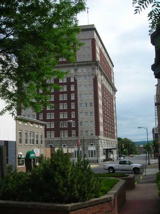 Utica Hotel 4