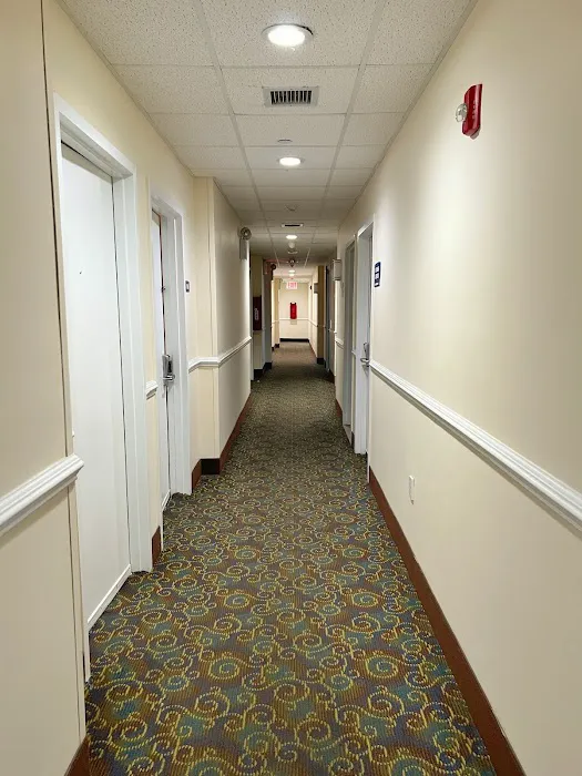 Ozone Inn & Suites 4