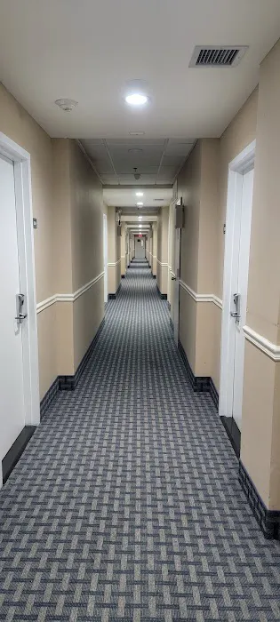 Travelodge by Wyndham Ozone Park 4