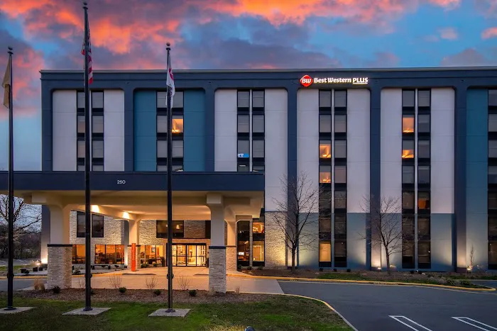 Best Western Plus Meadowlands 4